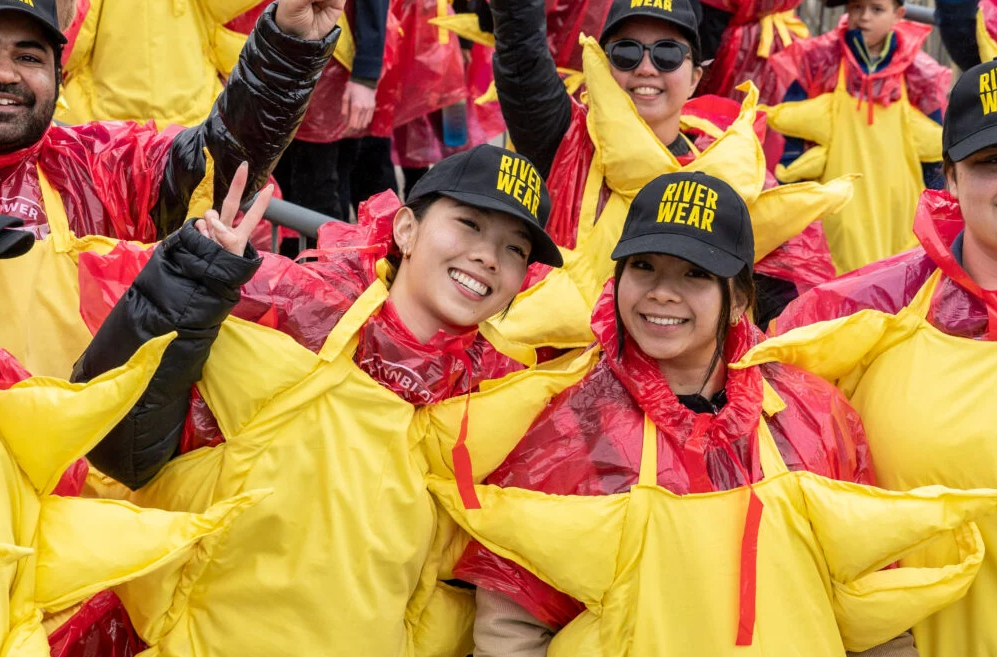 niagara falls tourists